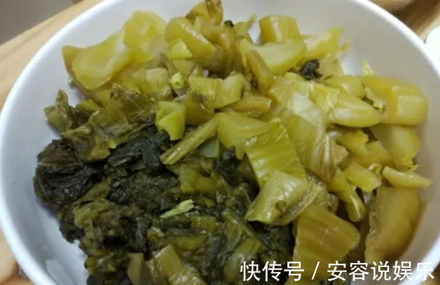酸菜鱼用上这做法,鱼片滑嫩,酸菜爽口,食欲全开连汤都喝光