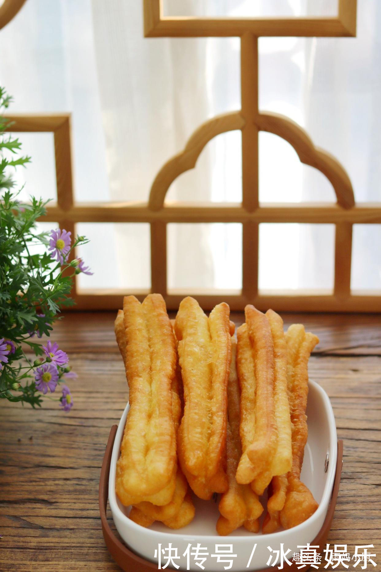 不用1滴水不用泡打粉的安心油条,酥香蓬松,孩子吃更安全