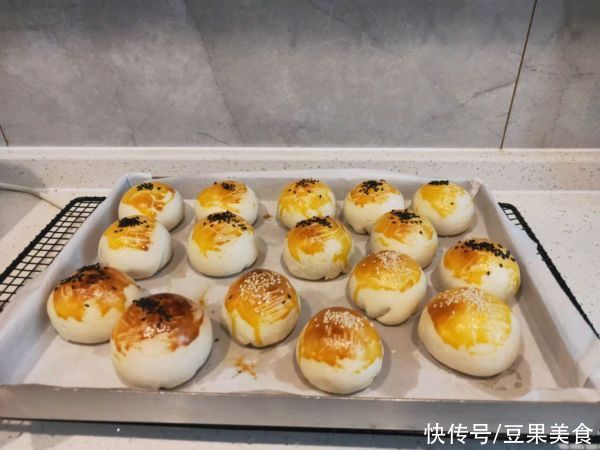 全家|蛋黄酥，全家都爱吃！方便又好做