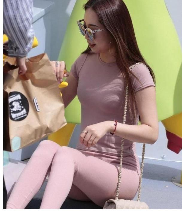 打底裤 气质的打底裤穿搭,修饰出的身材更显苗条