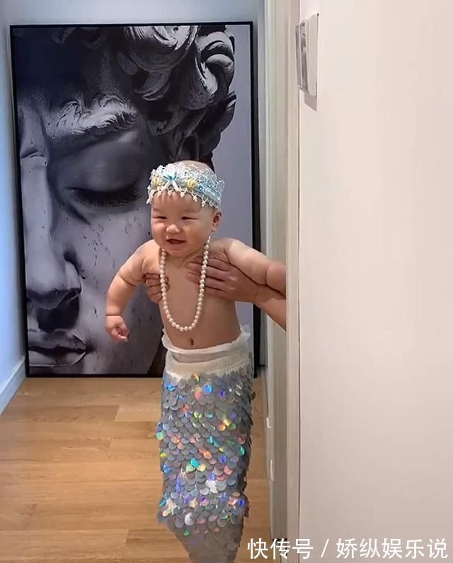 美人鱼|妈妈将儿子打扮成“美人鱼”,珠光宝气的模样萌翻了,网友人工饲养的