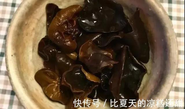 血栓|黑木耳和它天生一对,经常吃活血抗癌又杀菌,血栓、病毒绕道走!
