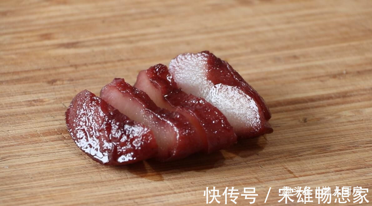 红酒不光炖牛肉好吃,还能煮梨,香气扑鼻,不用怕红酒喝不完了