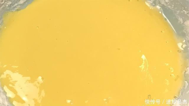 清洗干净|老阿姨在家做椒盐鸡块,教你学会这个小技巧,真是美味