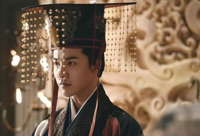 禅让|汉献帝为何主动禅让？帮助曹丕就是在救自己的命，事后被封山阳公