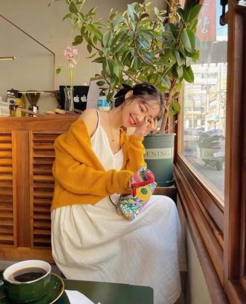 开春的薄外套，这4件一定要买，百搭还特显气质