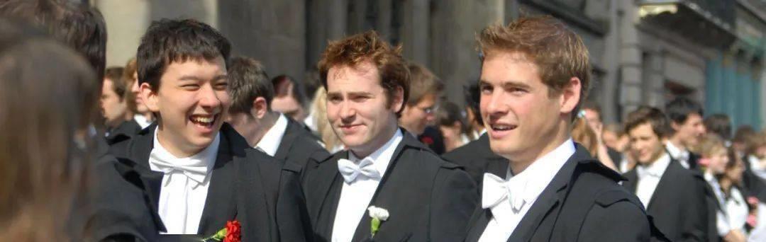 科研|2022年卫报英国大学排名发布,赛道大学排名,对中国留学生有用吗