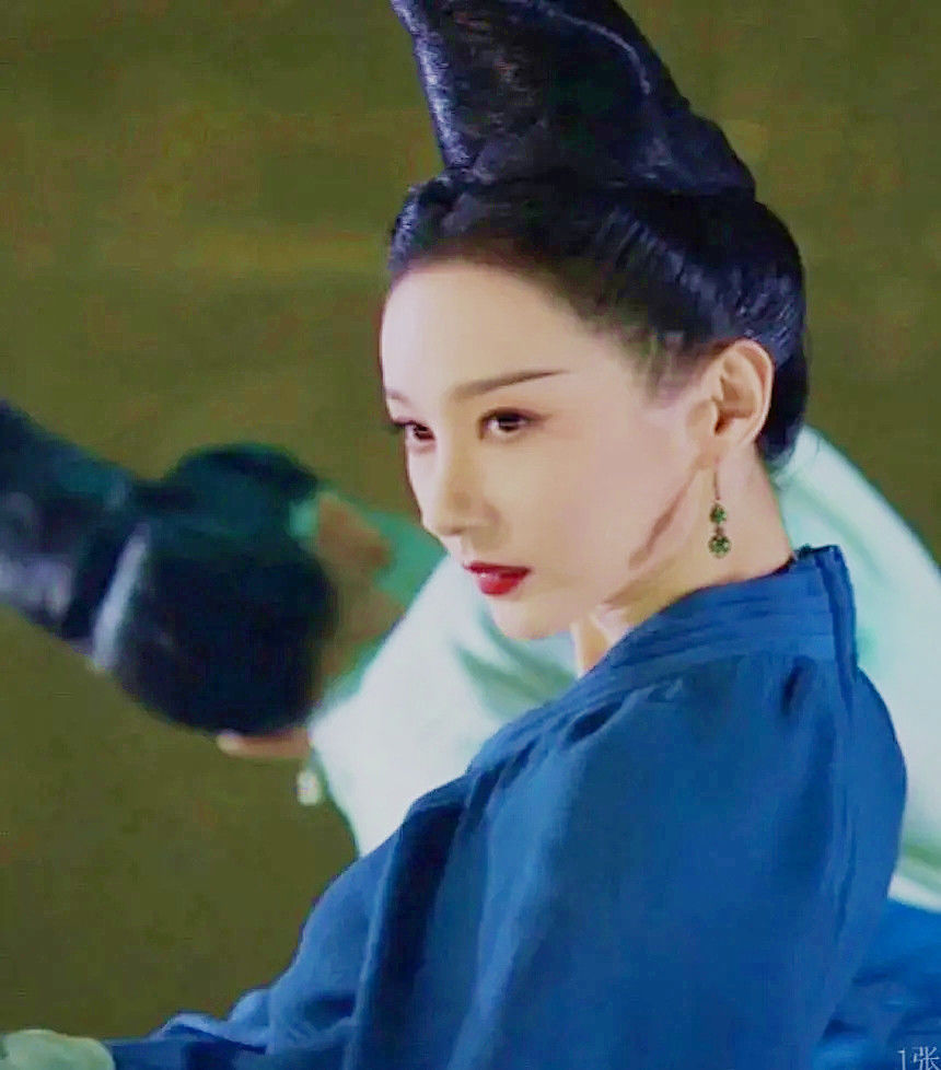 国风舞$春晚国风舞刷屏，无可替代的国潮力量——孟庆旸《只此青绿》