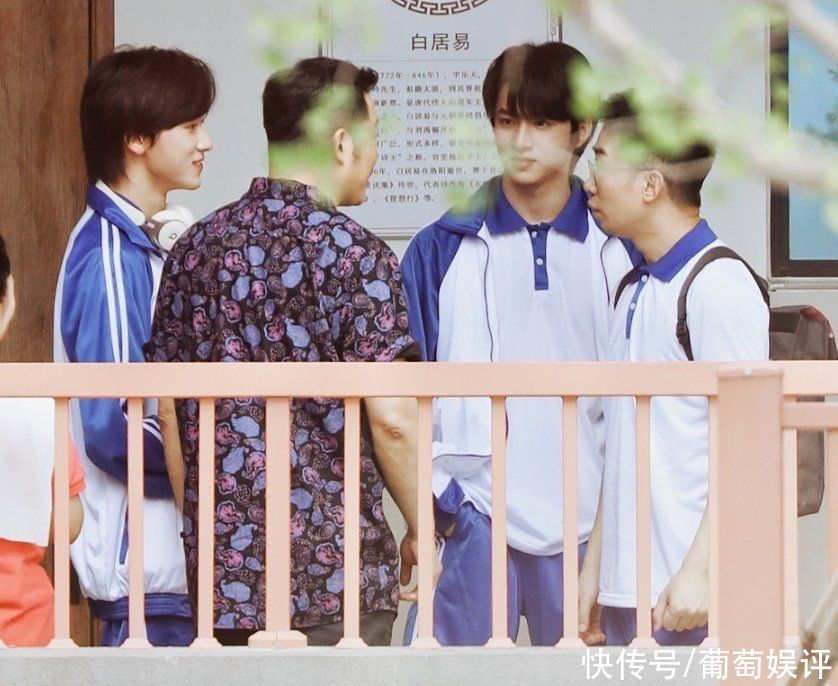 路透|《萌探》最新路透，以為宋亞軒夠養眼，卻被穿校服的劉耀文帥迷糊