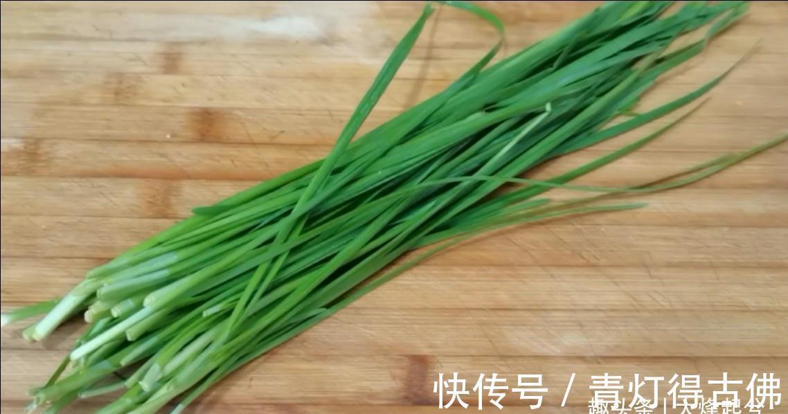 下饭|土豆别再炒着吃,教你一招,美味软糯又下饭,简单易做孩子爱吃