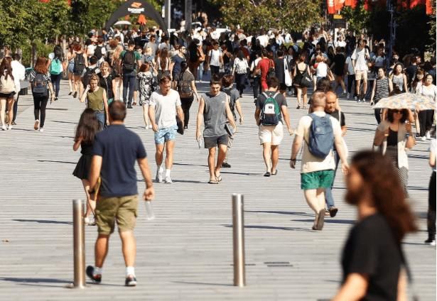 期末考试|悉尼大学期末考试出现多份中文答卷，讲师：留学生英语水平不够