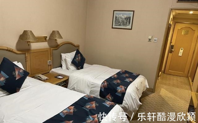 cb爭議！CBA賽區(qū)酒店設(shè)備簡陋，床太小，環(huán)境差，趙繼偉無語