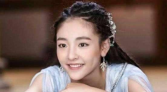 姓氏@马姓出一上联“马超、马云、马化腾,马到成功”,李姓霸气回复!