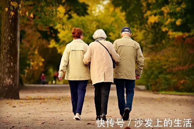 糖尿病人|走路是最便宜的“降糖药”!避开这些误区,你也能边走边降血糖