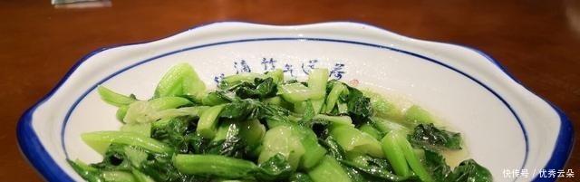 炒青菜，不要直接下锅炒，多加1个步骤，比饭店卖得还好吃！