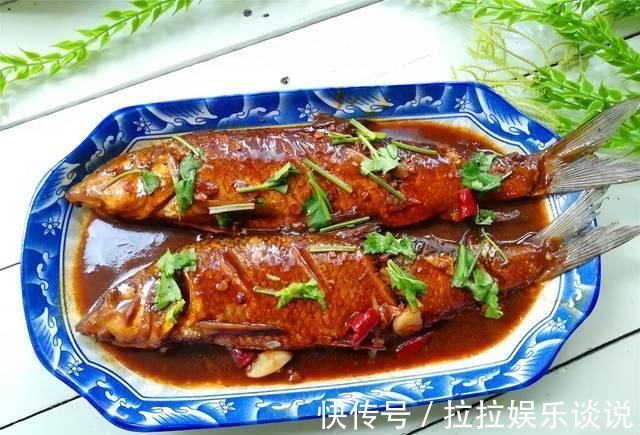 教你一道东北做鱼的方法,鱼不用煎也不用炸,酱香味浓还下饭