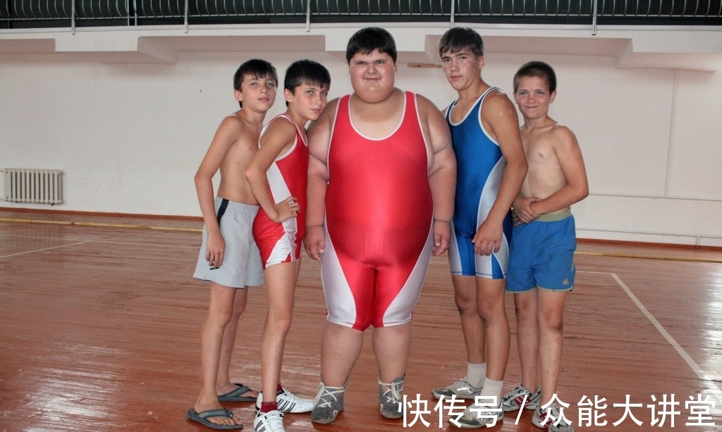 太阳报|6岁体重近200斤,“世界最强壮孩子”因肥胖离世,年仅21岁