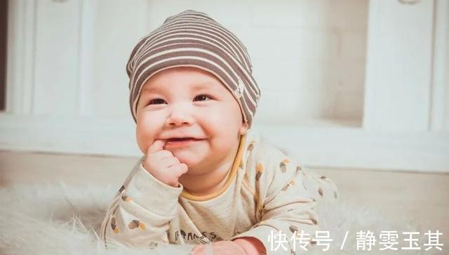 行为|娃睡觉总捏被角,抱玩偶?“恋物”行为家长到底需不需要纠正?