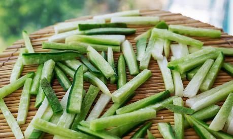 脆爽|腌萝卜条,别只会加盐,学会一招,萝卜条脆爽入味,当天腌当天吃