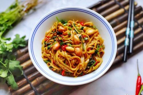 凉拌面超香料汁，懒人做法，根根入味，爽口开胃，吃了就不停下