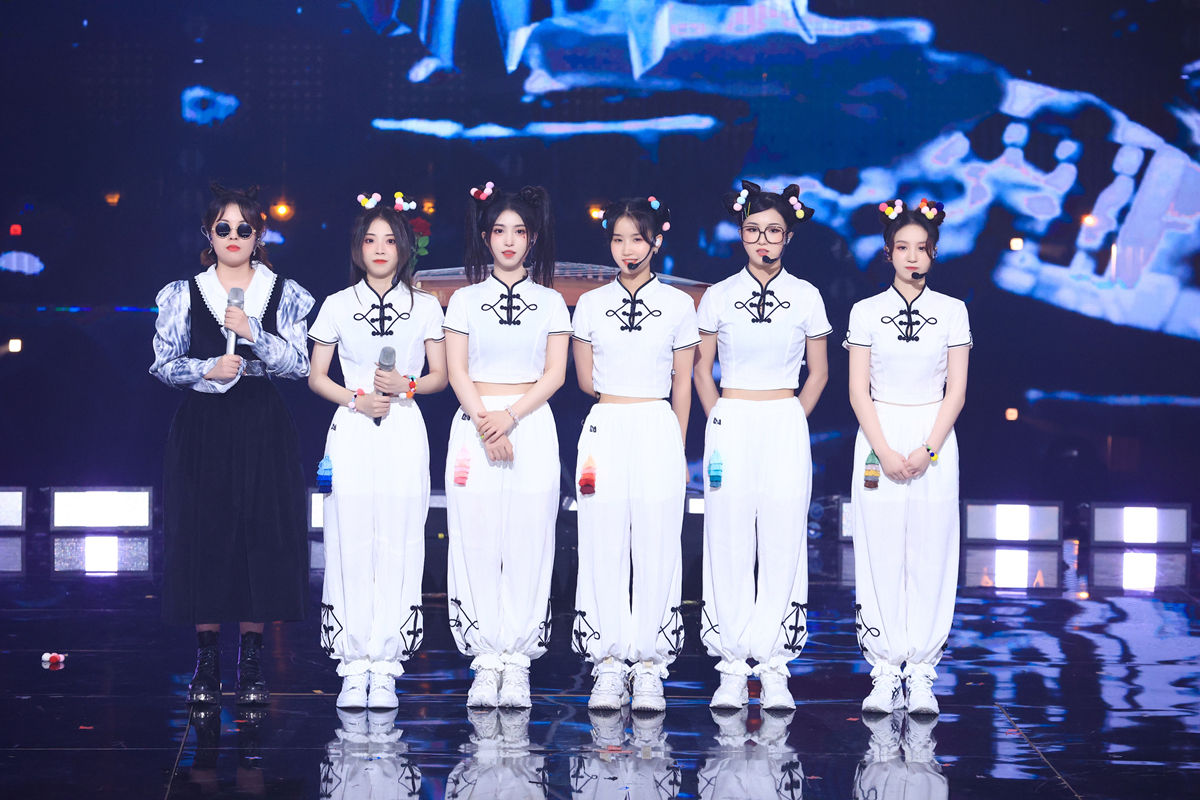 SING女团《中国潮音》改编《中国功夫》 魔性啾咪与多样才艺吸睛