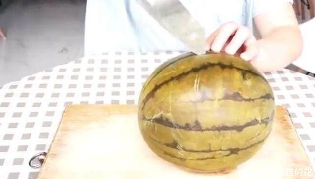 开水|老婆把西瓜扔在开水锅中煮,当时差点要骂她,半小时后我要感谢她
