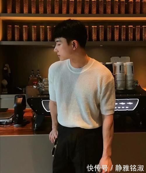 肌肉男|拥有健美身材与英俊外貌的肌肉男,正装加身,果然更能体现型男范