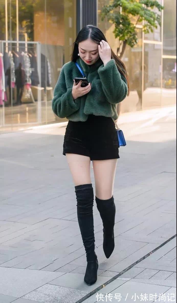 美丽|街拍:美丽风韵,在路上超吸引人的气质美腿美女,好圆润的双腿!