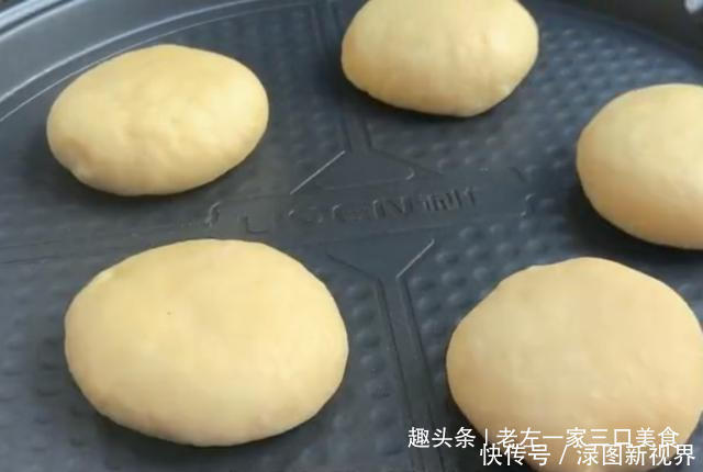 好吃|面粉里面不放一滴水,这样做太好吃了,外酥里软,越嚼越香