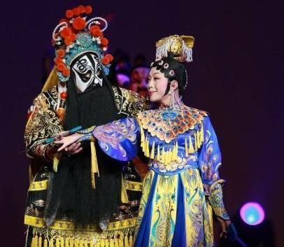 歌舞廳|從乞丐變身“貴妃”,一夜爆紅的國家一級演員,如今突然銷聲匿跡