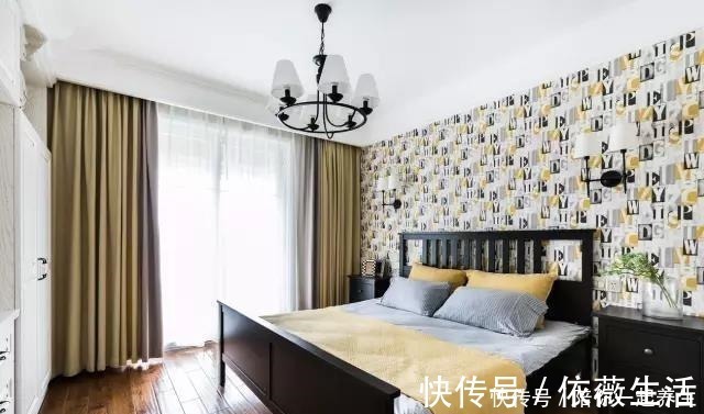 背景墙|她只是在客厅打一排柜子,不想邻居都拍照学习,装修师傅也夸机智!