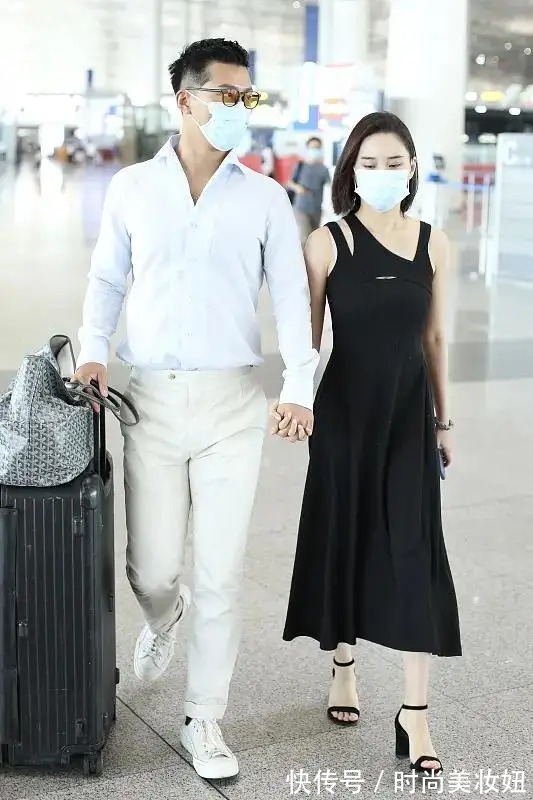 养眼|何超莲不愧是“富家女”,穿运动装走机场高级洋气,气质太养眼了