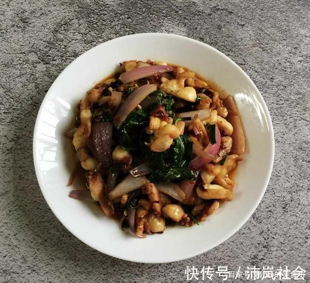 加料酒|老爸来串门,我准备了几道菜,花钱少吃得香,朋友好吃才是王道