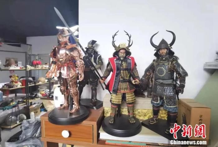 温陈华@真“头号玩家”！他十余年复原数千套古代铠甲