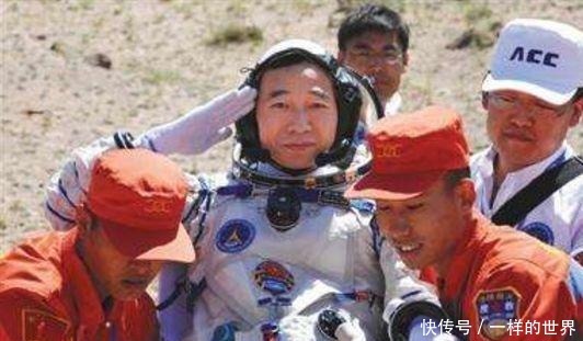 “特级航天员”景海鹏少将军衔副师级,3次上太空,现状如何!