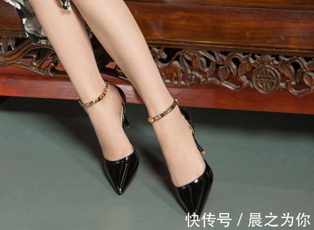 尖头 当细跟鞋搭配着尖头设计,就是一场经典的视觉盛宴!