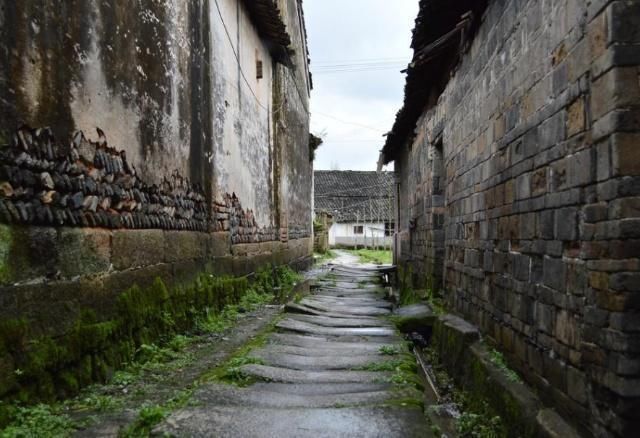 中国“最霸气”村庄，古建筑占一大半，仅古城门就有6个，还有护城河