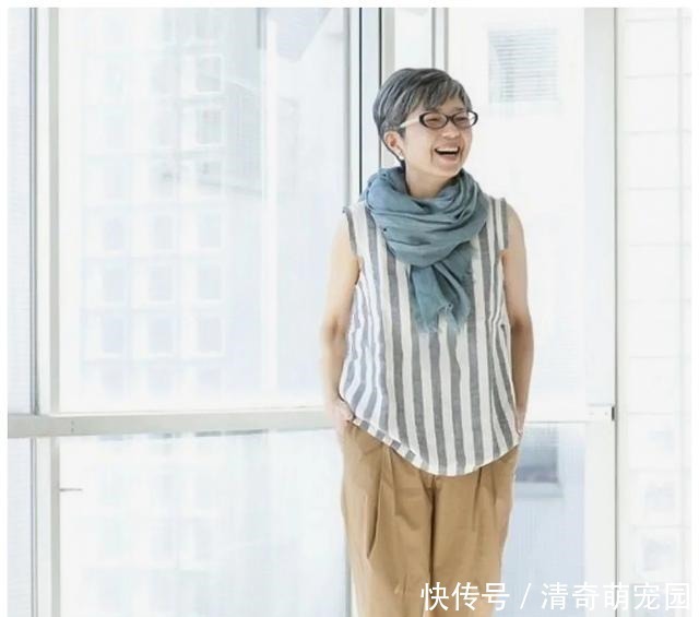 大妈卷 60岁左右的女人，过年别再烫“大妈卷”！四款减龄发型，更好看