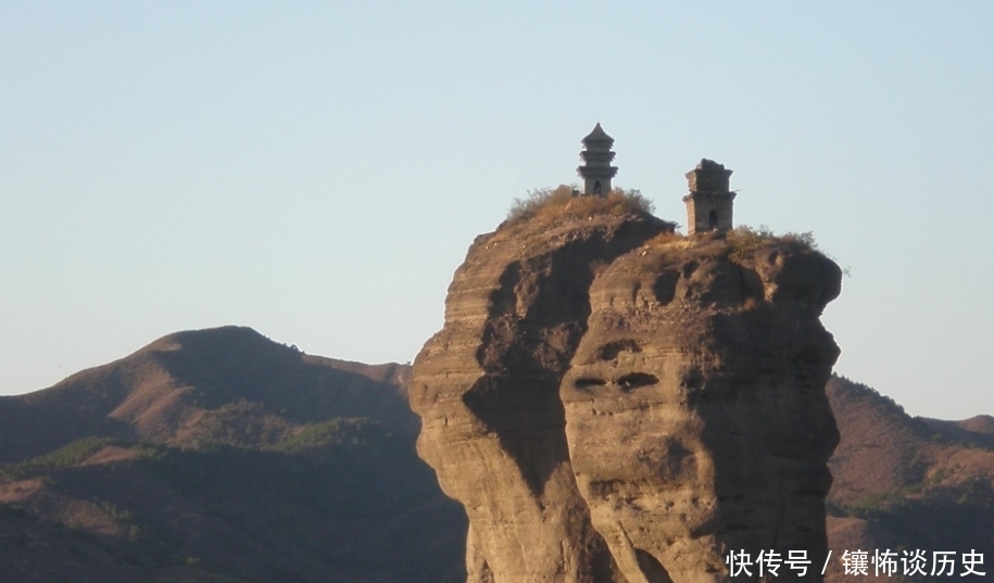 双塔|双塔山上的双塔庙，建造在巨石上，神秘又壮观