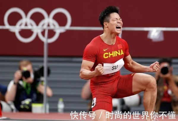 领口|苏炳添奥运跑了漂亮一战！决赛取得第六名太厉害，身披国旗太飒气！