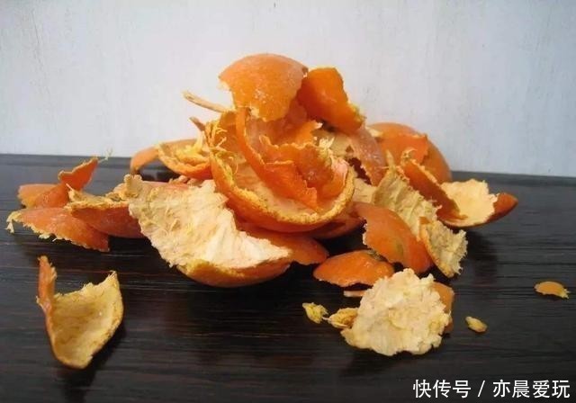 鸡蛋壳|自己制作养花肥料，没那么难，三样东西到处都是，养花不错