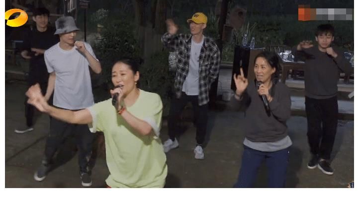 这首歌|那英做客《向往5》，晚饭后再唱《生命之河》，对王菲的称呼亮了