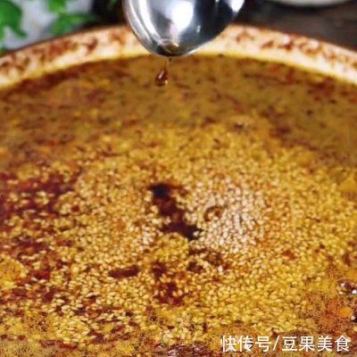 好吃|辣椒油这么做，又红又香又好吃