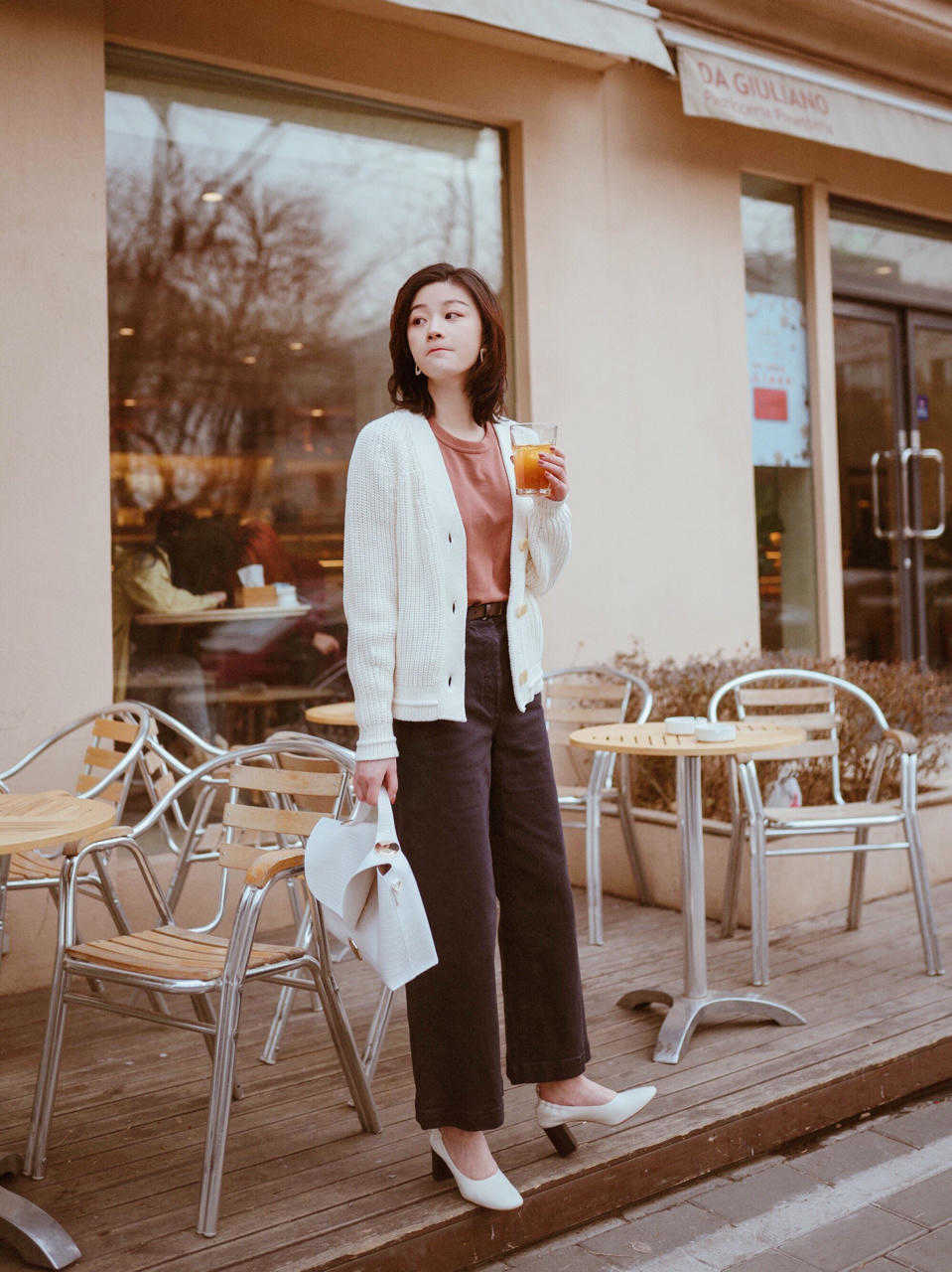 T恤|人人都有纯T恤,为何你穿这么土?秋天这样穿更时髦,主要是气质