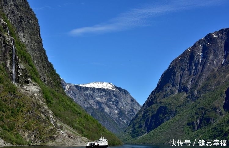 世界上最|雪山“高铁”，峡湾船行，美到窒息