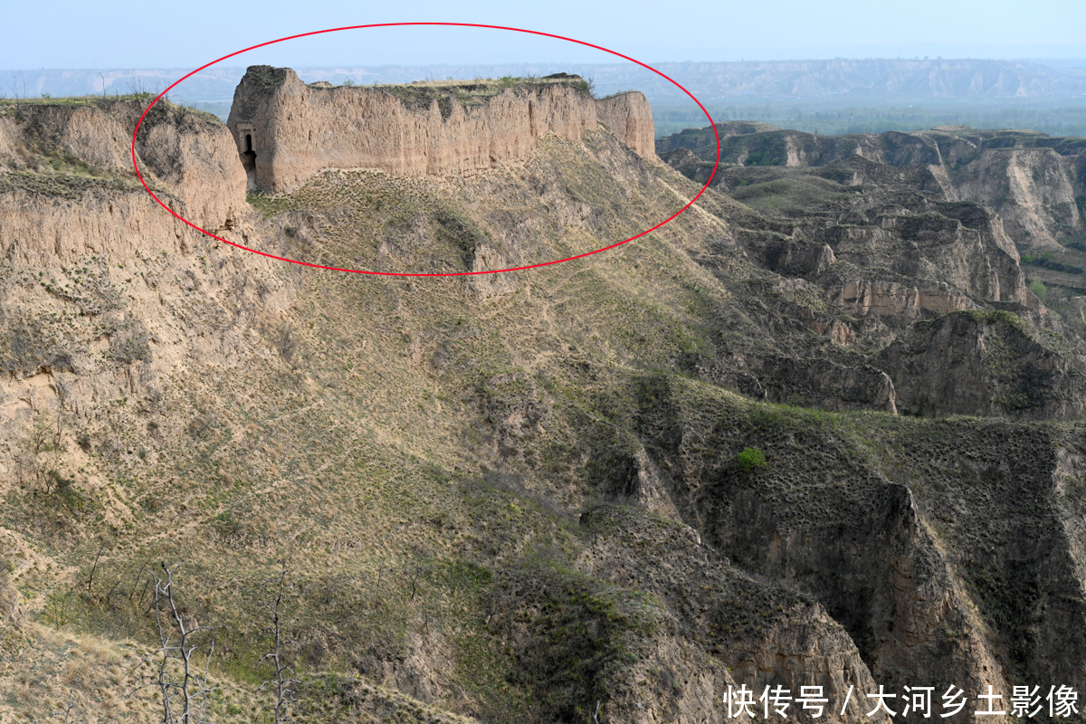 大门|黄土高坡百米绝壁藏神秘古堡，无人知道原委，80岁大娘揭开秘密