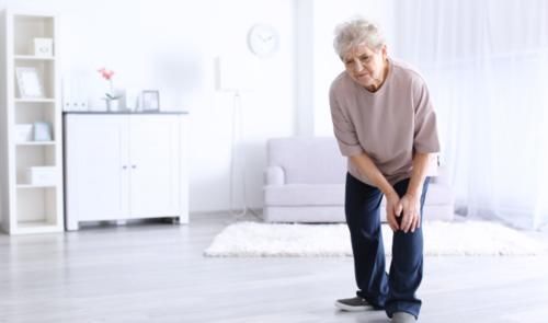 膝盖|老年人膝盖疼,是该静养还是继续运动?听听骨科医生怎么说