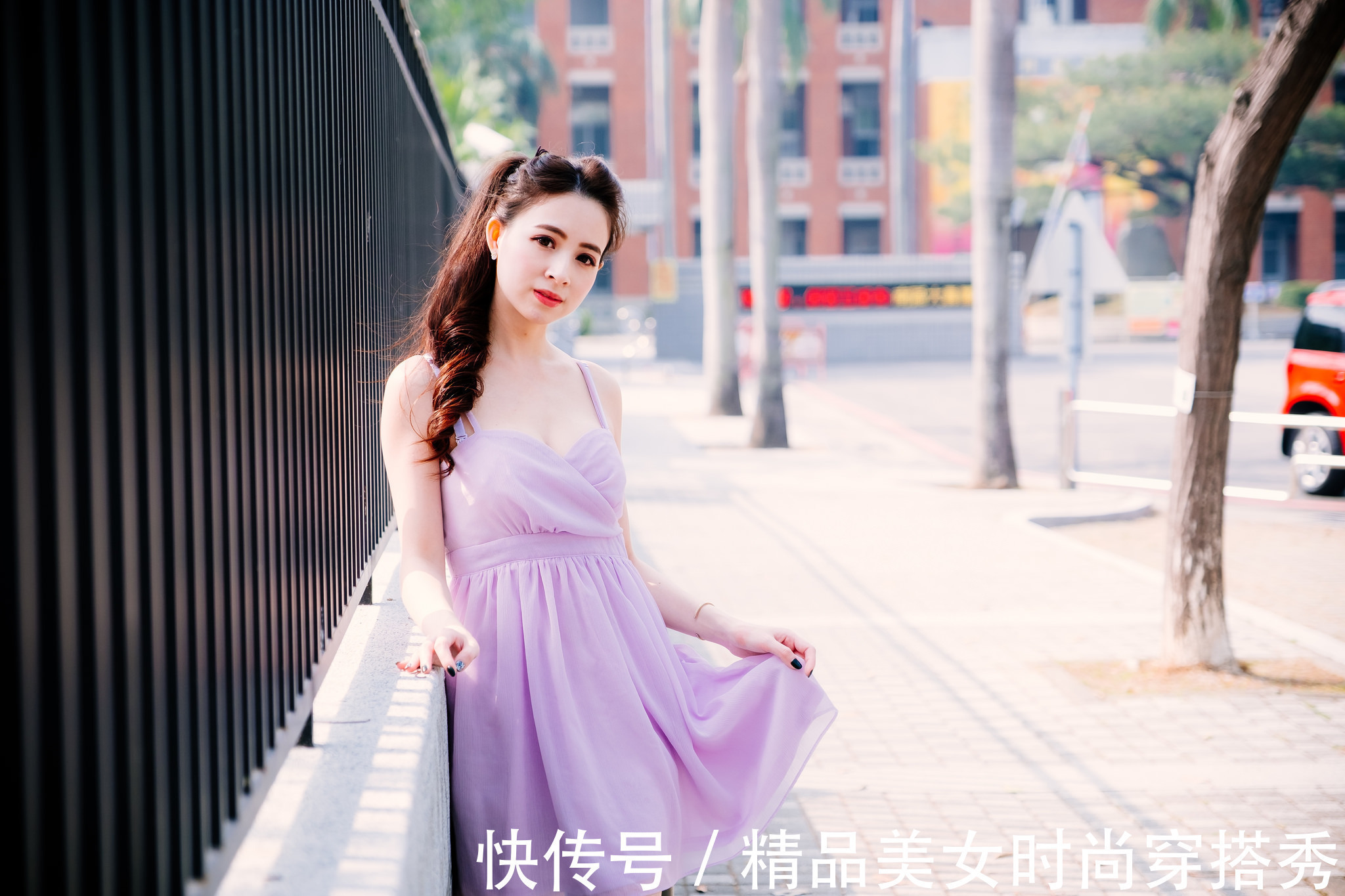 连衣裙 穿上这款清新甜美的浅紫色吊带连衣裙,你就是充满阳光的小少女