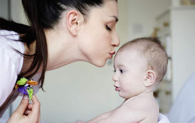 医生|宝宝出生后为啥要被留脚印医生不会告诉你,但父母要知道!