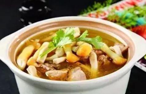 美食推荐莴笋焖腊肉,腐竹拌黄瓜,香椿拌黄豆,米酒鸡翅